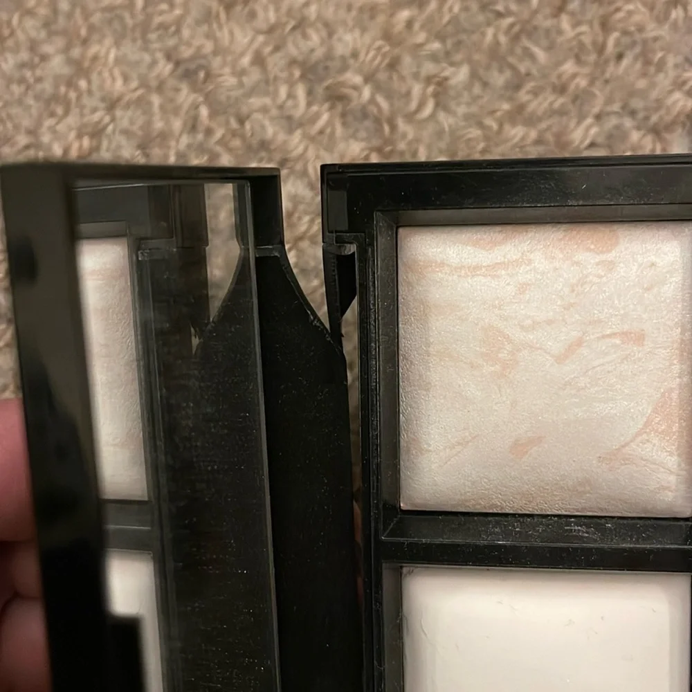 bareMinerals Invisible Light Translucent Powder Duo - Picture 9 of 10